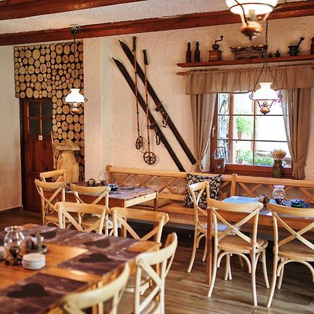 Pension & Restaurant Krakonos ハルラホフ エクステリア 写真