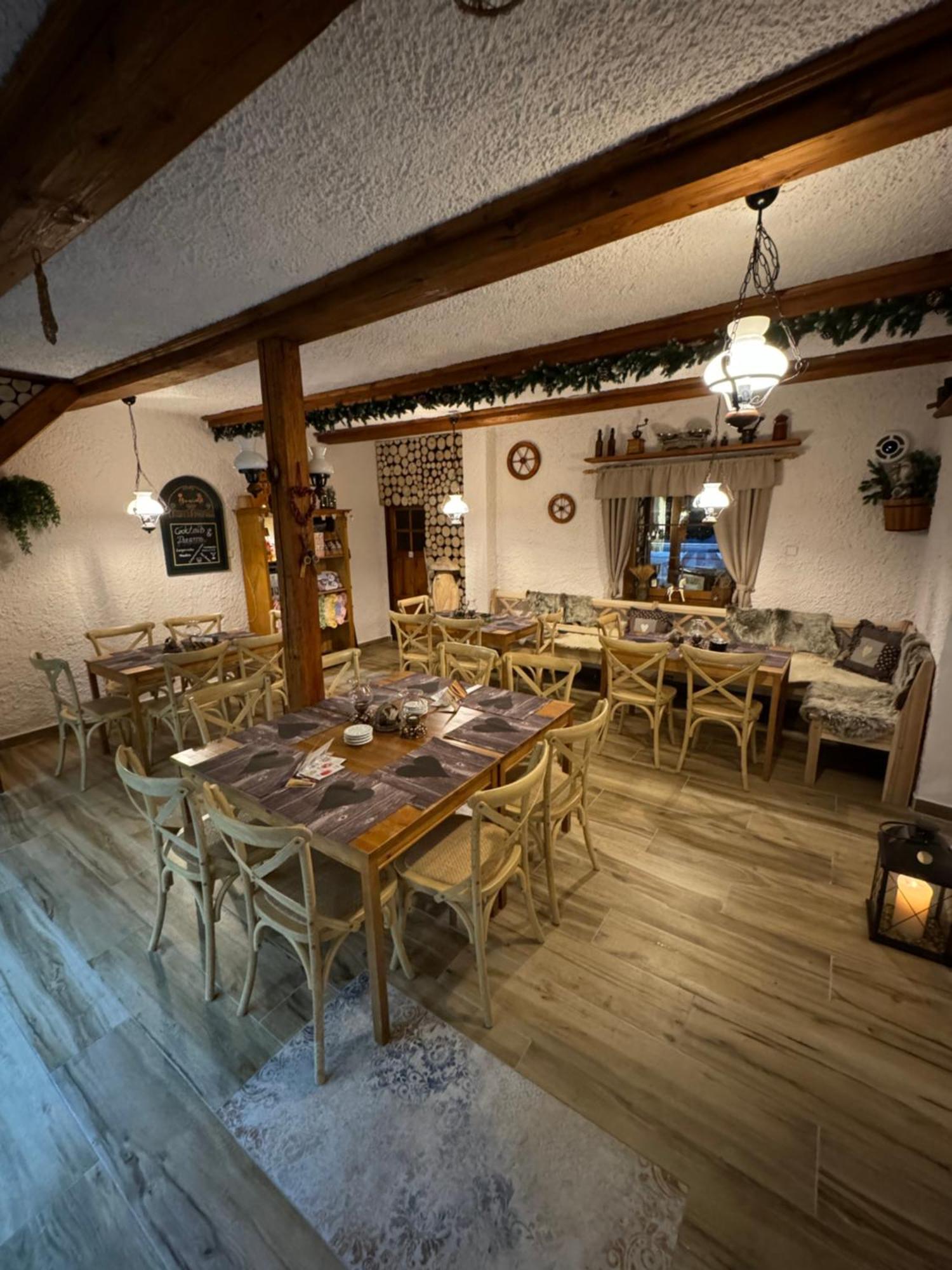Pension & Restaurant Krakonos ハルラホフ エクステリア 写真