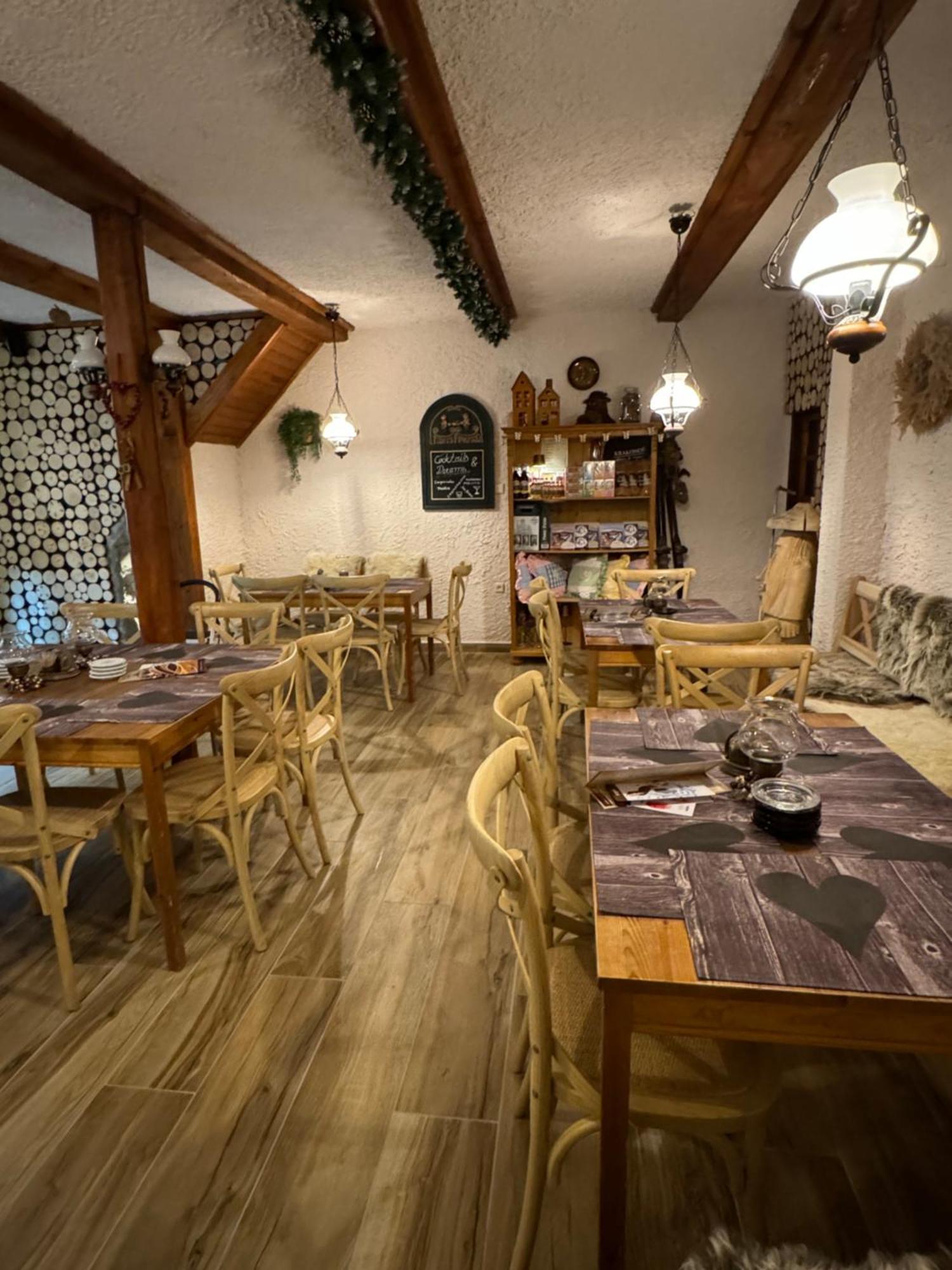 Pension & Restaurant Krakonos ハルラホフ エクステリア 写真