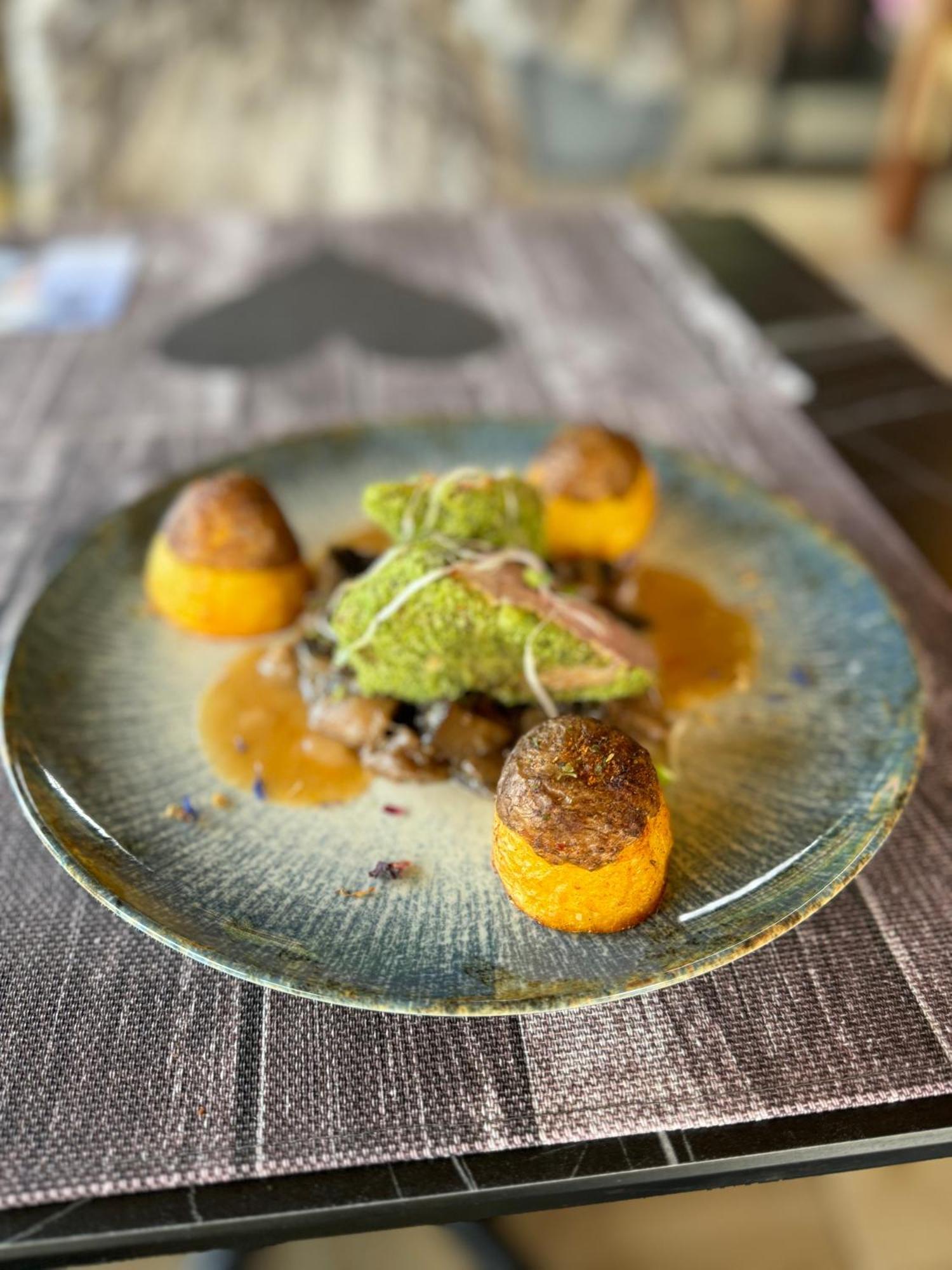 Pension & Restaurant Krakonos ハルラホフ エクステリア 写真